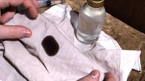 Чем можно удалить пятна на одежде