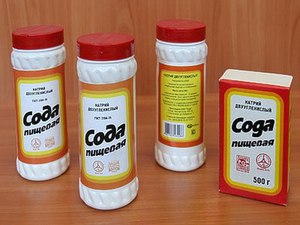 Очистить от нагара утюг поможет пищевая сода.