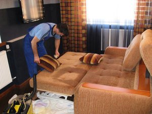 Чем почистить диван